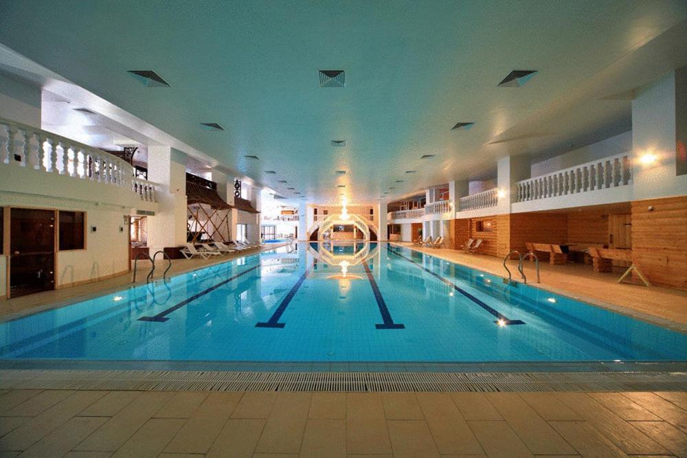 Royal Hotels And Spa Resorts Promenad Truskavec' Esterno foto